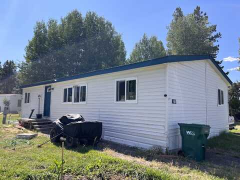 4000 Round Lake Road, Klamath Falls, OR 97601