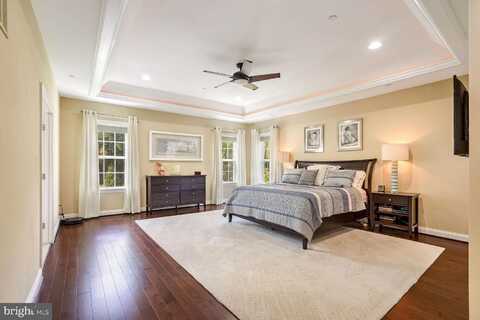 800 LOWER BARN WAY, OLNEY, MD 20832