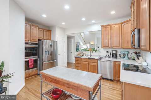 8522 MOUNTAINHOLLY DRIVE, PIKESVILLE, MD 21208