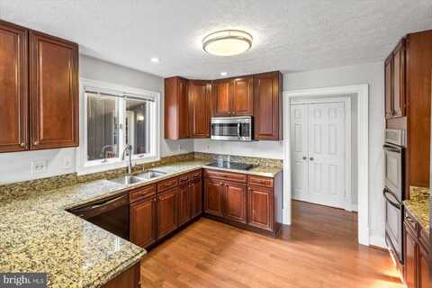 20 CESSNA LANE, FREDERICKSBURG, VA 22405
