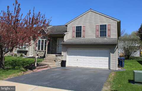 136 WYNEBERRY DRIVE, EPHRATA, PA 17522