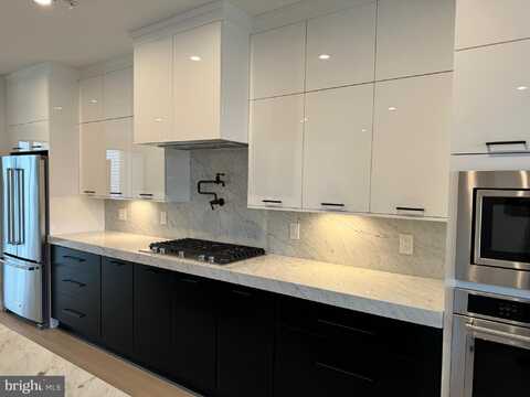 7585 SAWYER FARM WAY, MCLEAN, VA 22102