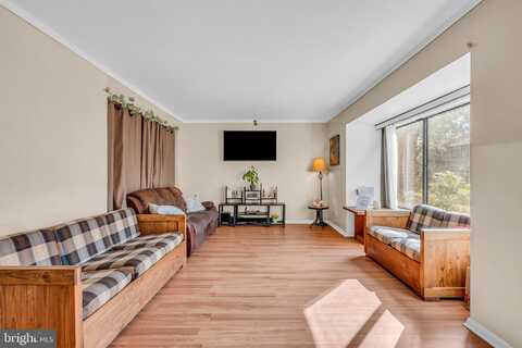 170 BENNINGTON DRIVE, HIGHTSTOWN, NJ 08520