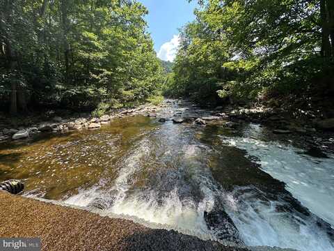 25 ACRES ON NORTH RIVER & SHORT MOUNTAIN, RIO, WV 26755