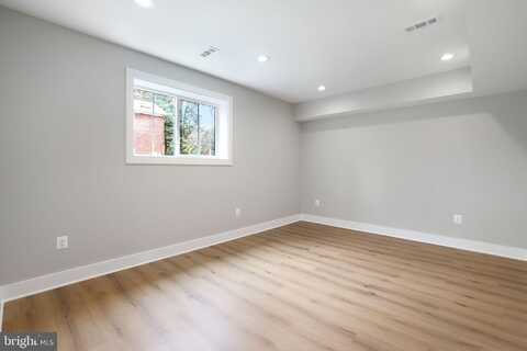 8525 RALEIGH AVENUE, ANNANDALE, VA 22003