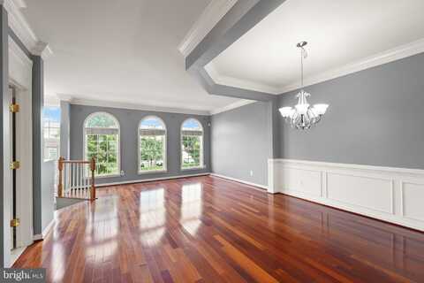 21124 ANGELA SQUARE, STERLING, VA 20166