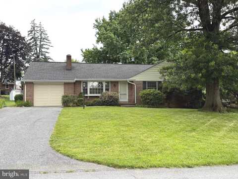 92 GLENDALE DRIVE, LANCASTER, PA 17602