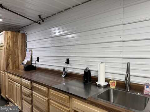 5210 W CENTRAL AVENUE, GREAT CACAPON, WV 25422