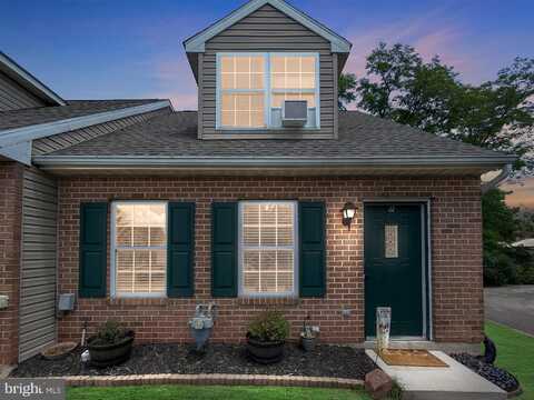 1 OXFORD COURT, NEW OXFORD, PA 17350