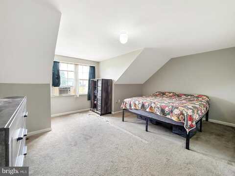 1 OXFORD COURT, NEW OXFORD, PA 17350