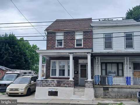 32 S FRONT STREET, SAINT CLAIR, PA 17970