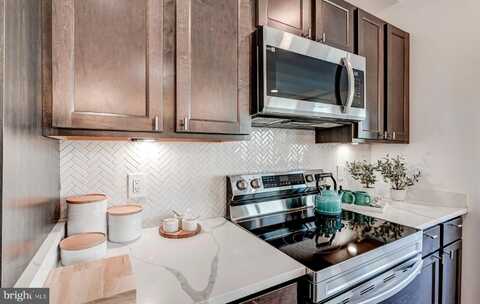601 S BROADWAY, BALTIMORE, MD 21231