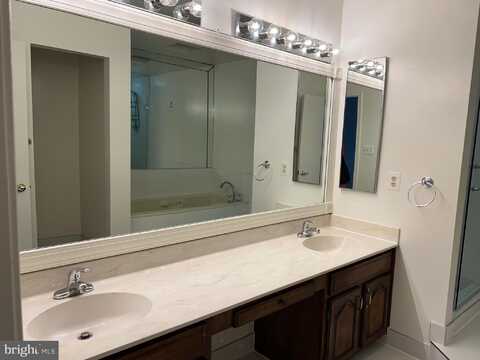 5723 BREWER HOUSE CIRCLE, ROCKVILLE, MD 20852