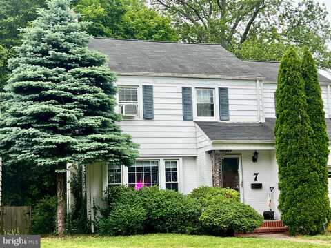 7 PERSHING AVENUE, EWING, NJ 08618