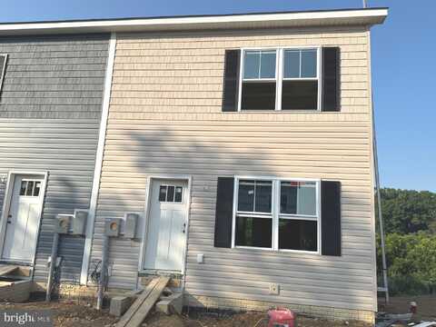 122 MARINERIS CIRCLE, MARTINSBURG, WV 25405