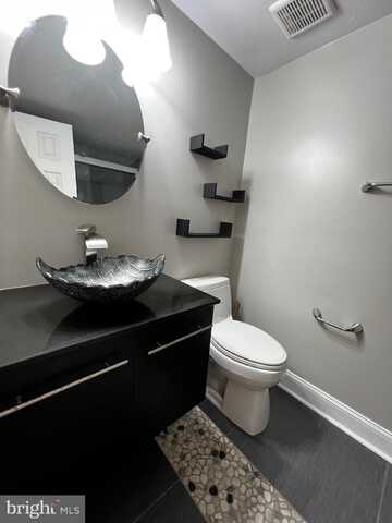 6964 HANOVER PARKWAY, GREENBELT, MD 20770