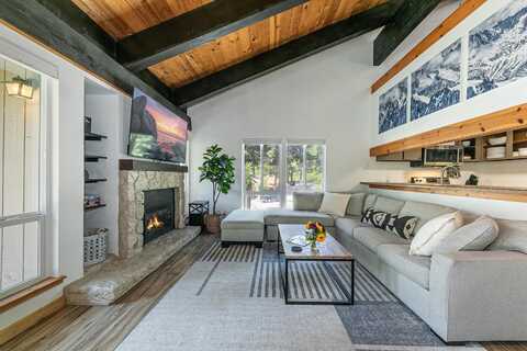 3115 North Lake Boulevard, Tahoe City, CA 96145