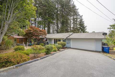1830 NW 35th Place, Lincoln City, OR 97367