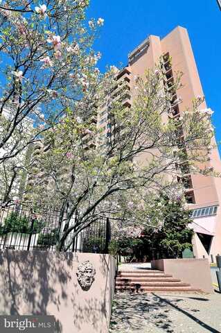 1301 N COURTHOUSE RD #902, ARLINGTON, VA 22201