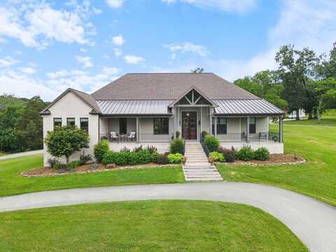 1135D Center Point Rd, Hendersonville, TN 37075