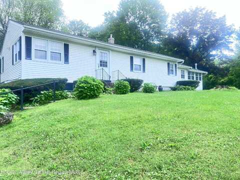 252 Route 199, Red Hook, NY 12571