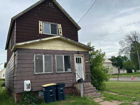 102 N Mansfield, Ironwood, MI 49938