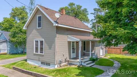 141 Pinehurst, Kingsford, MI 49802