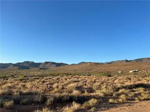 W 5TH Street, Chloride, AZ 86431