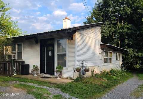 61 W HOUSTON AVENUE, Montgomery, PA 17752