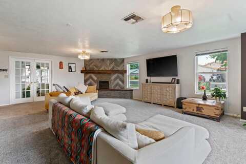 283 S 400 W, Hurricane, UT 84737