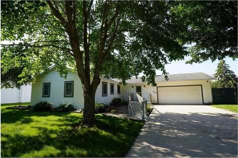 3022 Yorkshire Boulevard, Charles City, IA 50616