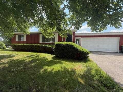 925 NW 2 St, Waukon, IA 52172