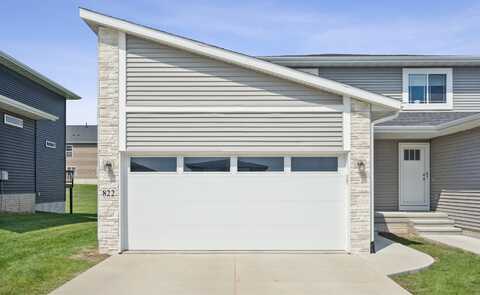 822 Grindstone Circle, Waterloo, IA 50702