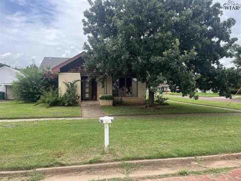 421 N WICHITA, Electra, TX 76360