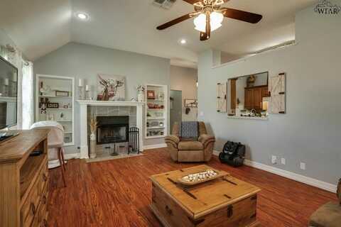 402 W REED STREET, Petrolia, TX 76377