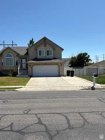 1579 W 2050 N, Clinton, UT 84015