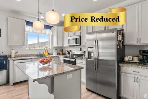 1546 W. PARKVIEW, Syracuse, UT 84075