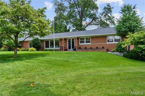 2 Ridgegate Drive, Olivette, MO 63132