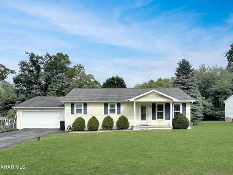 1647 Saint Francis Lane, Altoona, PA 16602