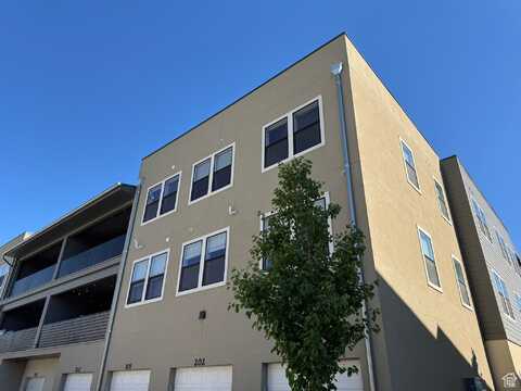 8392 S SKY MIRROR W, Midvale, UT 84047