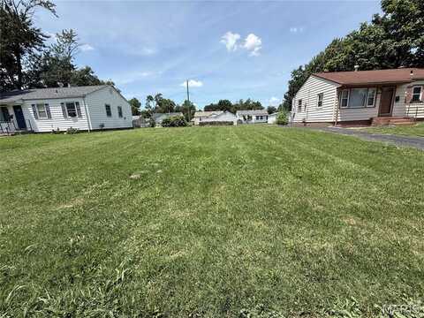 4325 Saint Regina Lane, Saint Ann, MO 63074