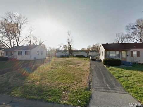 4325 Saint Regina Lane, Saint Ann, MO 63074