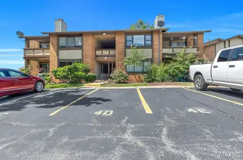 4 Fairways Circle, Saint Charles, MO 63303