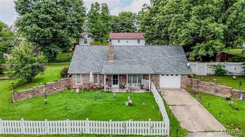 106 Red Bud Circle, Saint Robert, MO 65584