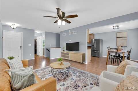 818 Sugar Valley Court, Saint Peters, MO 63376