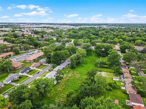 15 Henson Lane, Florissant, MO 63031