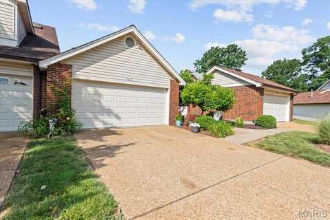 5634 Duchesne Parque Drive, Saint Louis, MO 63128