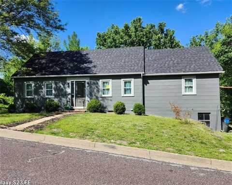 303 Locust Street, New Haven, MO 63068