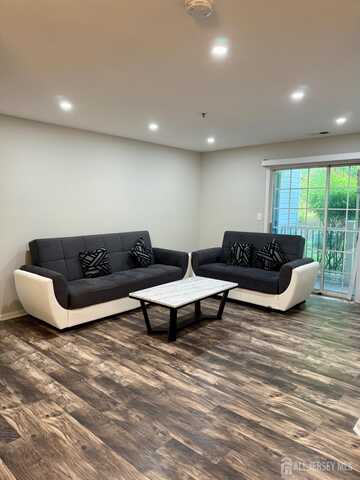816 Waterford Drive, Edison, NJ 08817