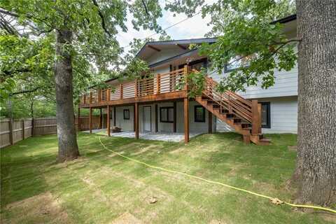 1143 N Oak DR, Fayetteville, AR 72701